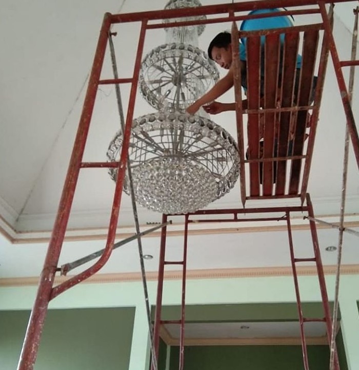 Jasa Cuci Lampu Kristal Jakarta