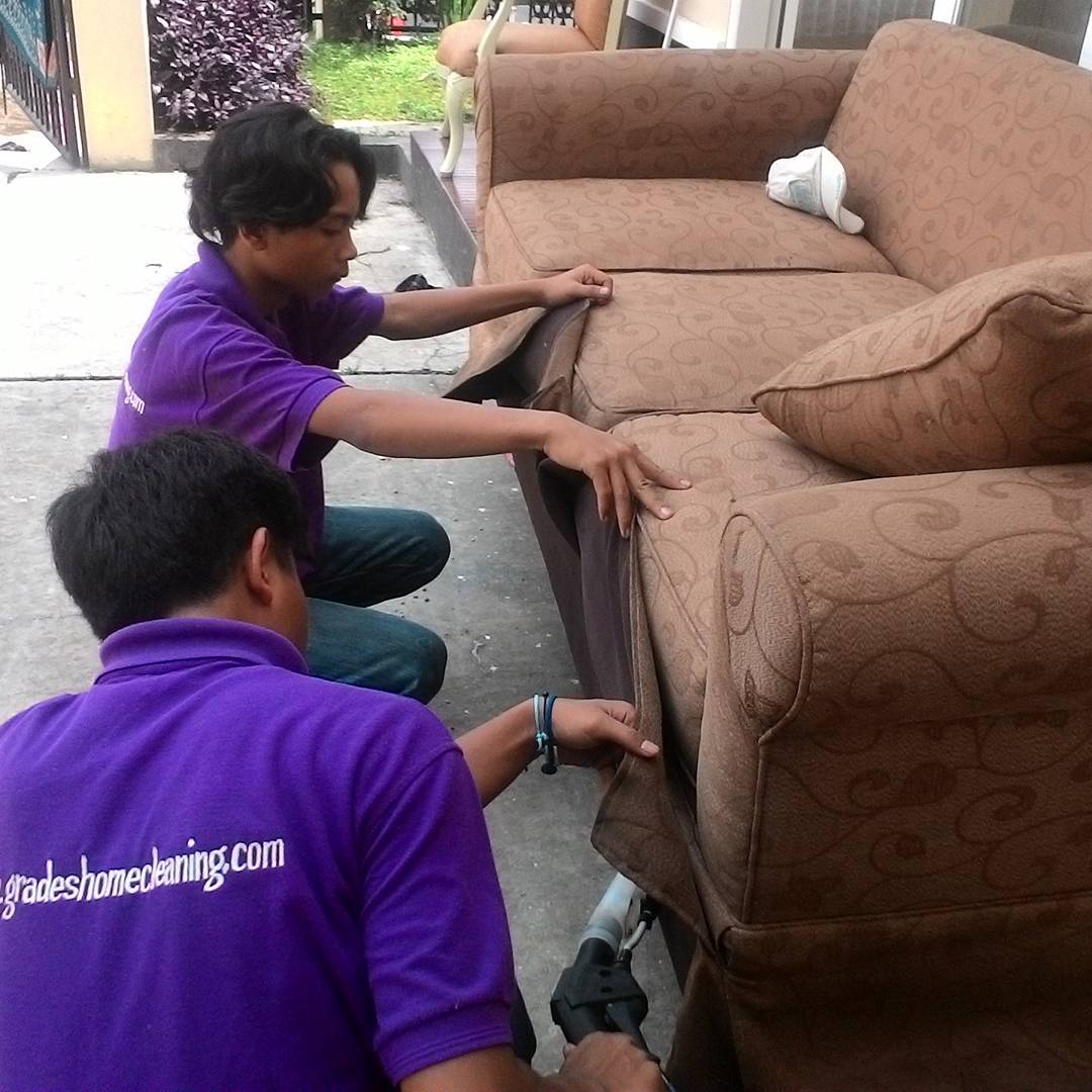 jasa cuci sofa Gresik